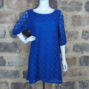 Everly Blue Lace‎ Mod Shift Dress Woman's Size Medium Sheer Sleeve Lined